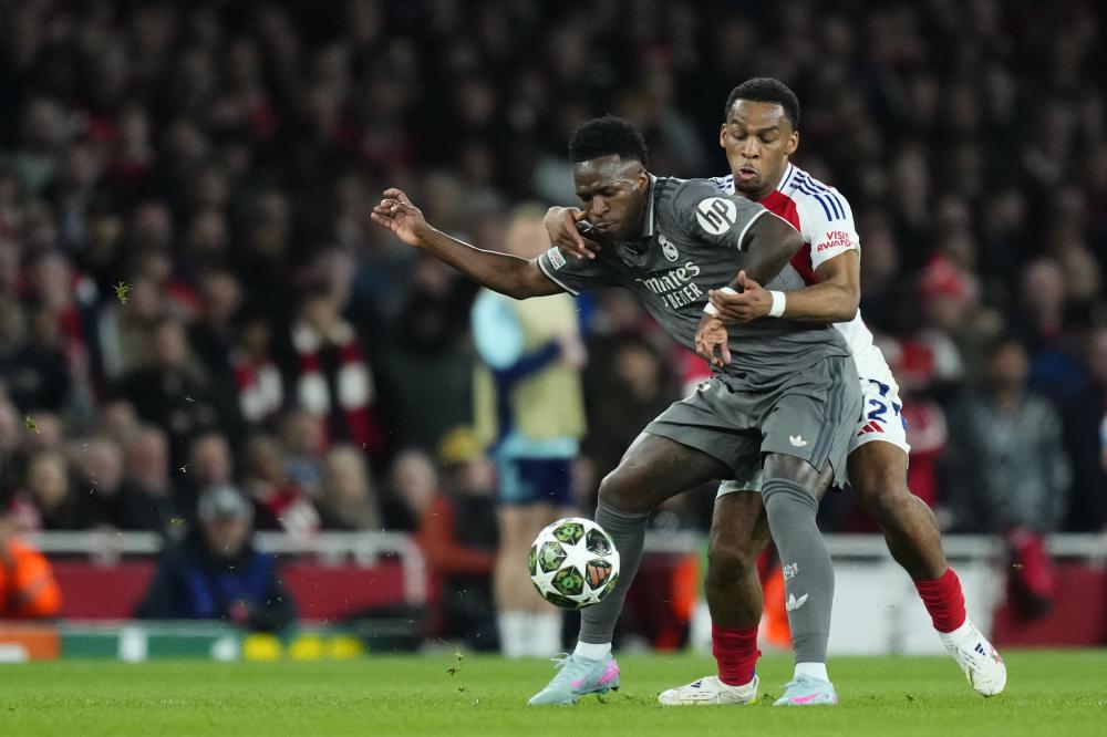 曼联泄密人最近暂停活动 阿莫林疯了一样查内奸.